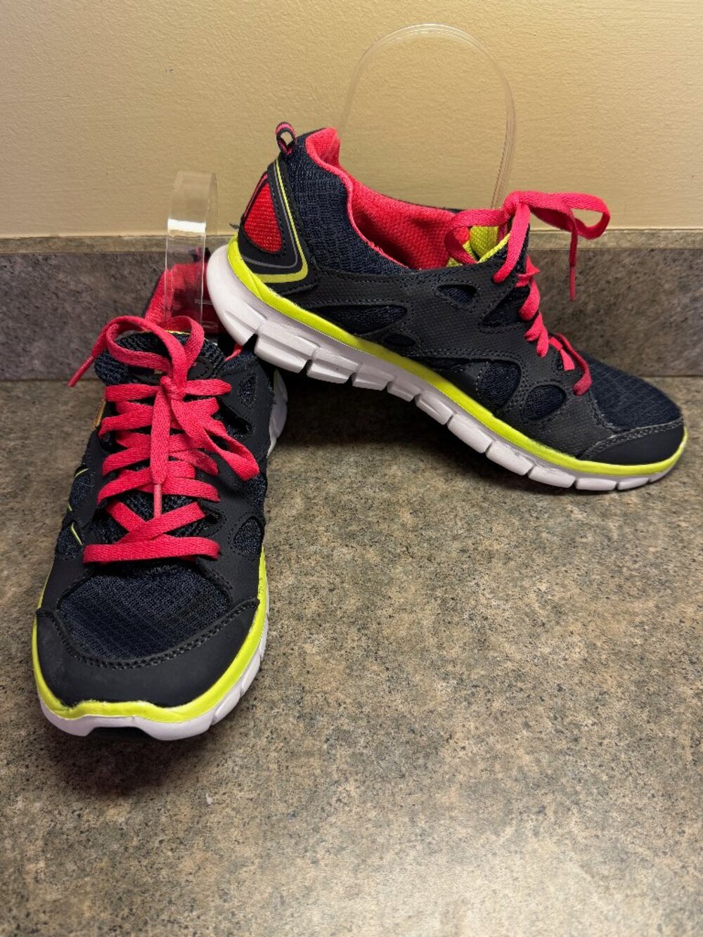 Skechers Black & Red Flex Sole Shoes size 9